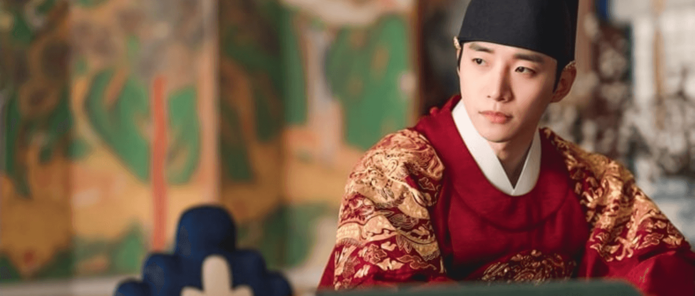 Junho 2PM dalam The Red Sleeve Cuff