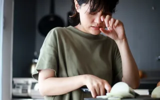 Cara Elak Mata Pedih ketika Potong Bawang