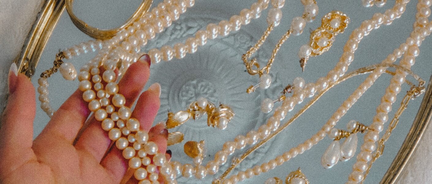 Aksesori dan Perhiasan Wanita