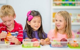 Tips Memilih Snek Sihat untuk Kanak-Kanak